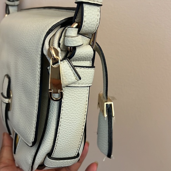 Off White Crossbody Bag - Picture 4 of 7